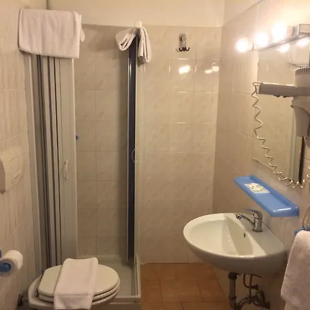 Atena فندق ميلان