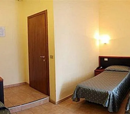 Atena Hotel 2*