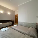 Atena 2* Mediolan