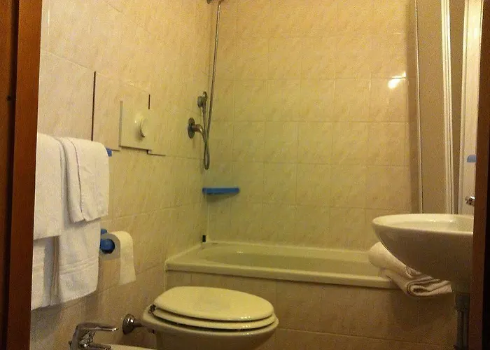 Atena 2* Milánó